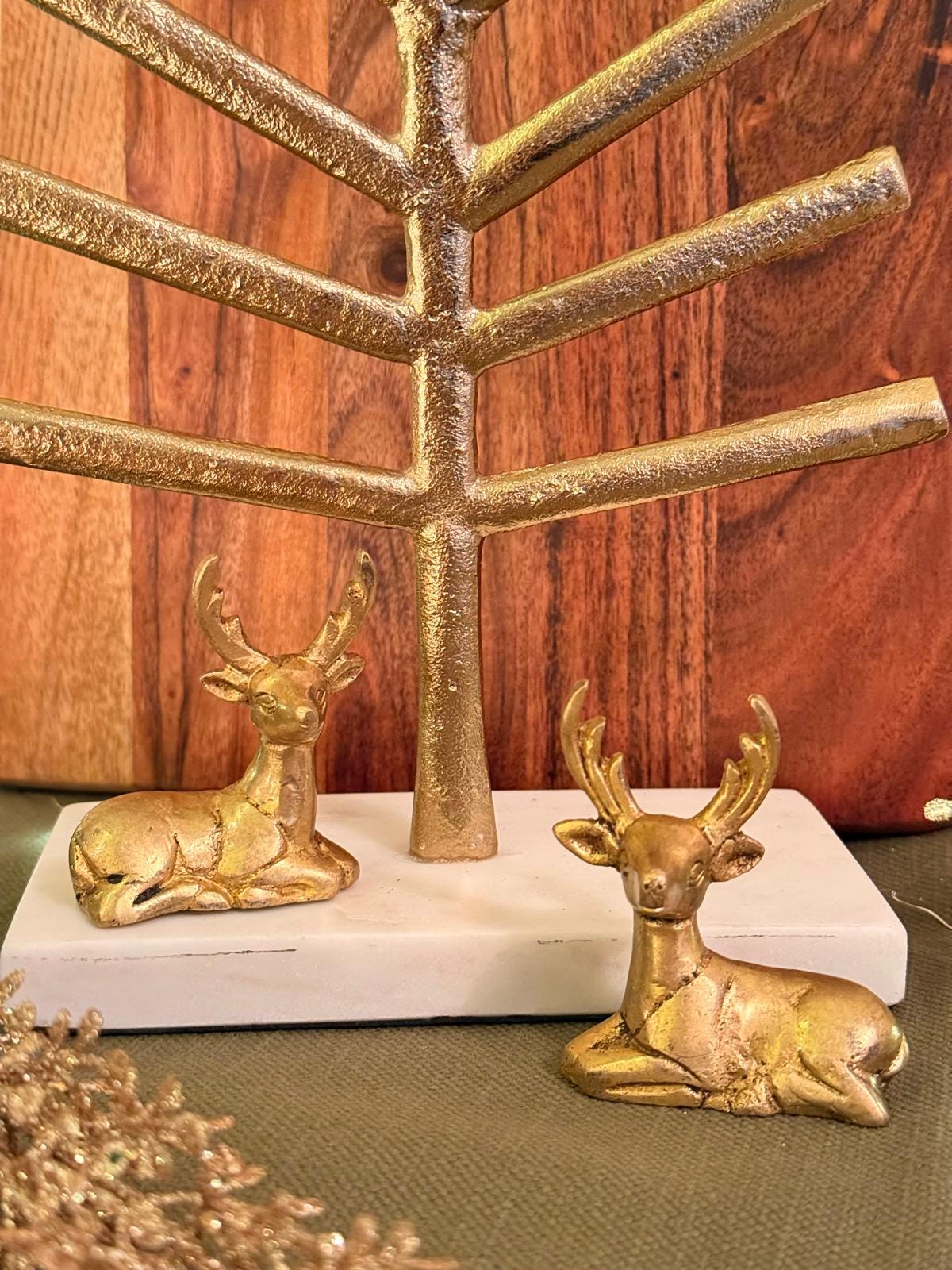 Elegant Brass Deer Couple Décor – Christmas Gift Box